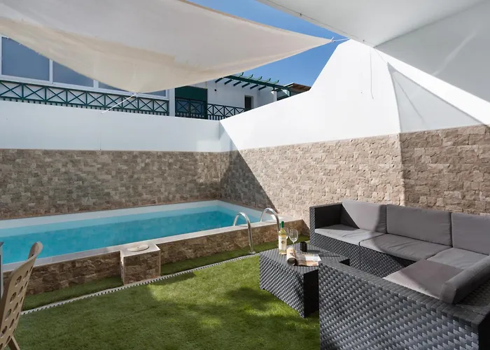 Sweet Playa Blanca Villa *